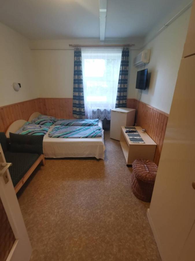 Apartamento Platán üdülő Balatonlelle Exterior foto