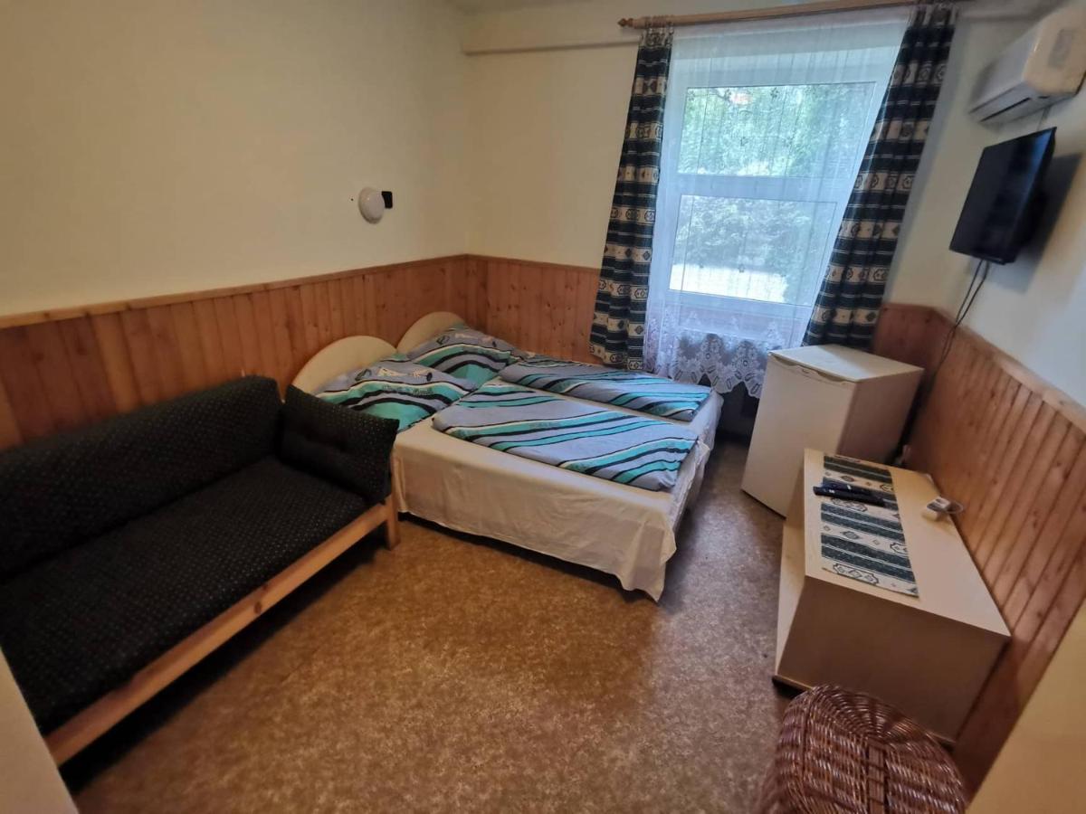Apartamento Platán üdülő Balatonlelle Exterior foto
